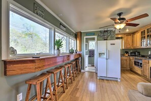 Fridge, microwave, stovetop, toaster - Cozy Creekside Cabin w/ Grill: Fish & Explore! (Thomaston)