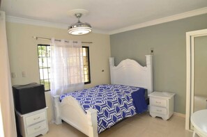 Standard Double Room | Individually decorated, individually furnished, free WiFi, bed sheets - Residencial Lakis 1 (Boca Chica)