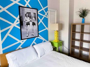 1 bedroom, iron/ironing board, free WiFi, bed sheets - Chic 1BR Oasis in Lower Greenville Dallas - W/D, Pet-Friendly, Free Parking (Dallas)