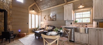 Romantic Getaway with Hot Tub