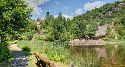 TRUE ski in/out - large heated pool in summer!