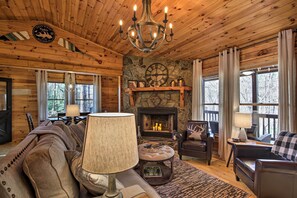 TV, fireplace - Outdoor Lover's Haven in the Blue Ridge Mtns! (Blue Ridge)