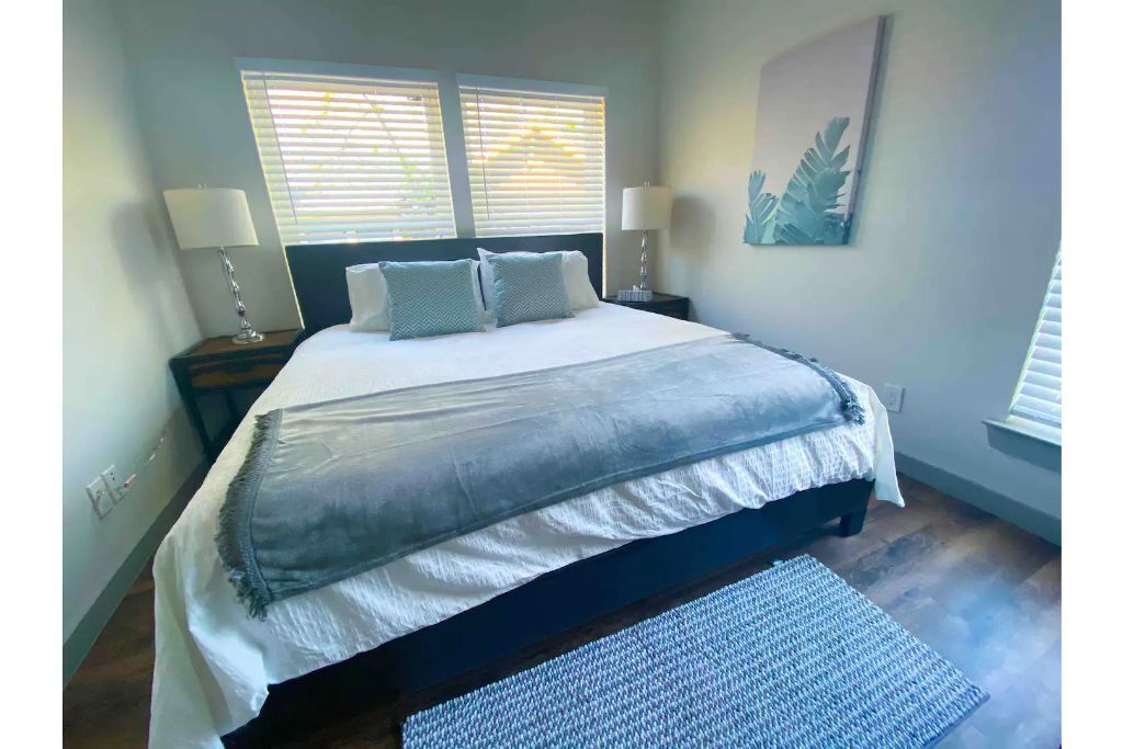 NEW Remodeled Apt Lower Greenville | Free Coffee