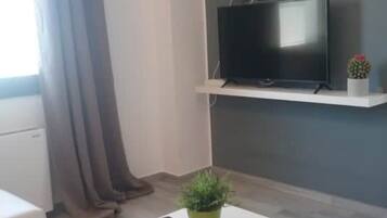 Smart-TV, Tischfußball, Tischtennisplatte