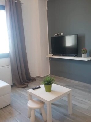 Smart TV, foosball, table tennis