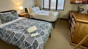 2 bedrooms, memory foam beds, WiFi, bed sheets