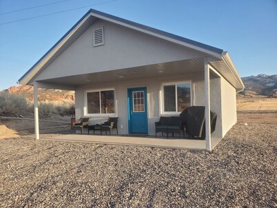 Beautiful cottage at the base of Boulder Mountain! Amazing views all around!