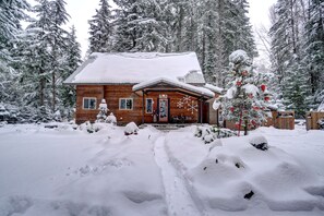 Exterior - Beautiful House near Mt. Rainier National Park and Crystal Mountain Ski Resort (Enumclaw)