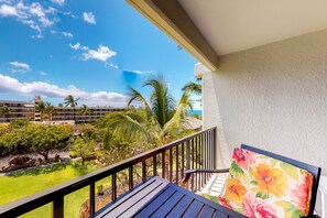 Property grounds - Kihei Akahi Condo w/ Shared Pool, Shared Grill-Swim, Surf, and More (Kihei)