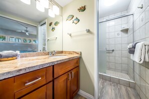 Hair dryer, towels - Sugar Beach Resort Condo w/ Private W/D, Shared Pool/Hot tub-Near Everything (Kihei)