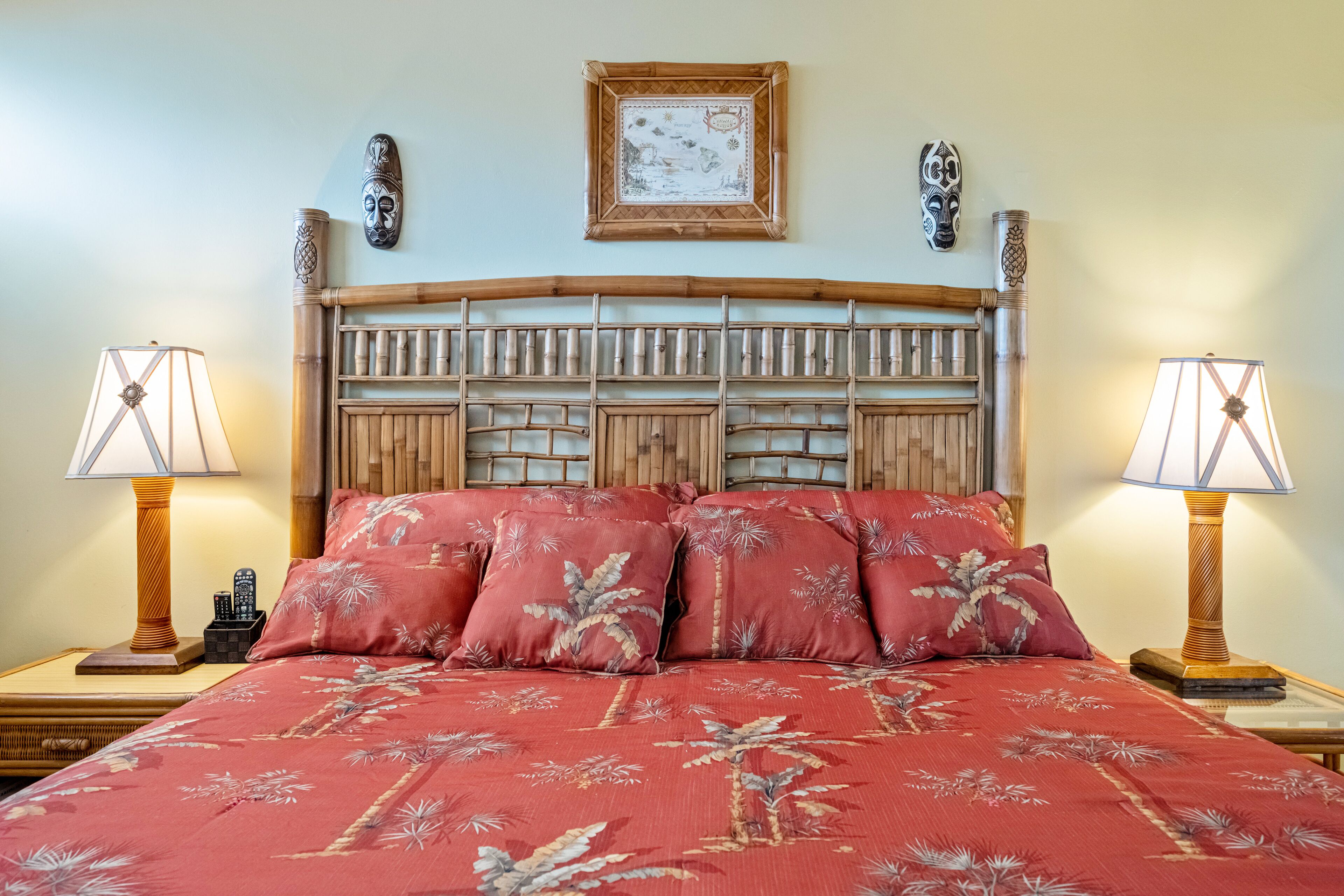 2 bedrooms, iron/ironing board, internet, bed sheets