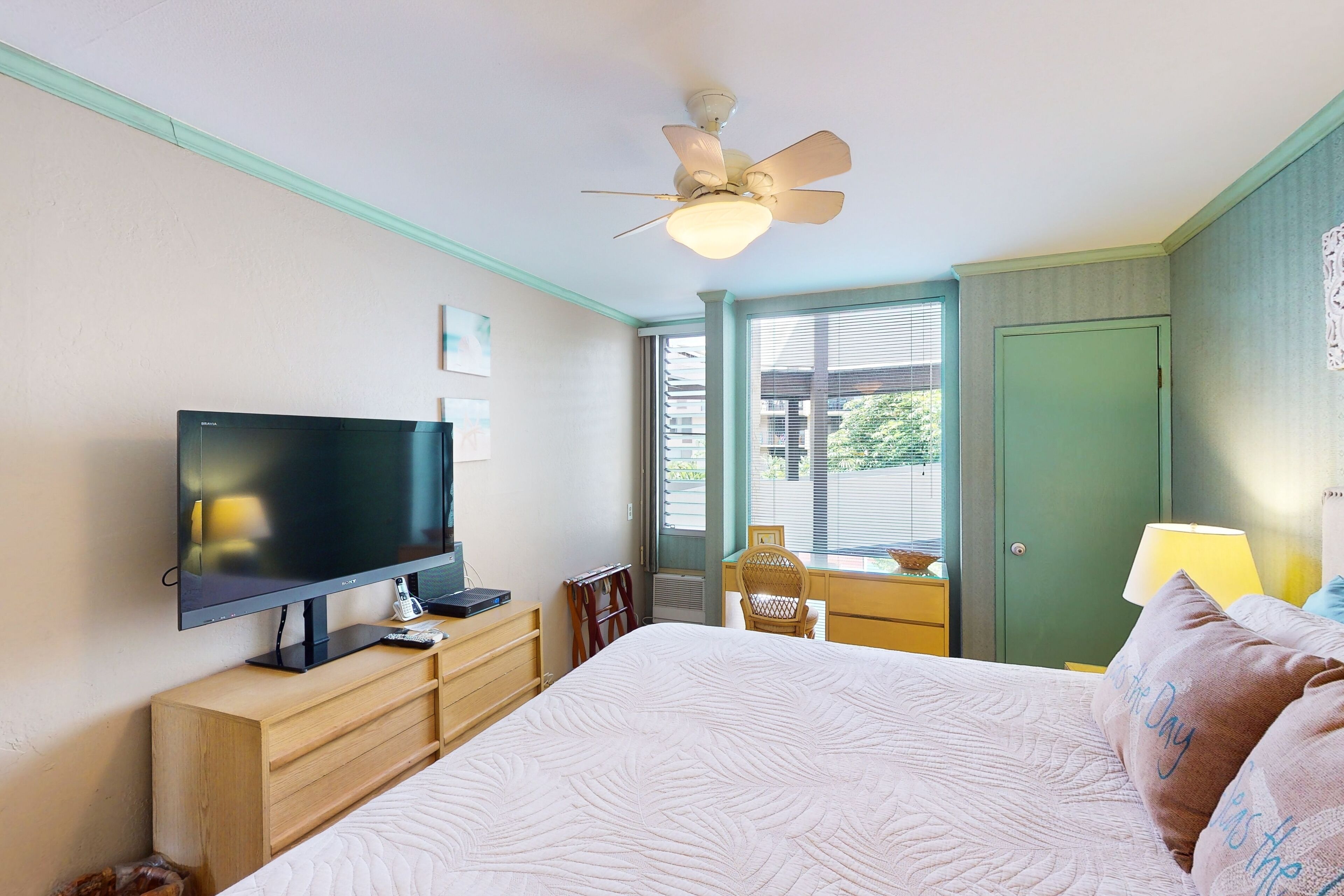 1 bedroom, iron/ironing board, free internet, bed sheets