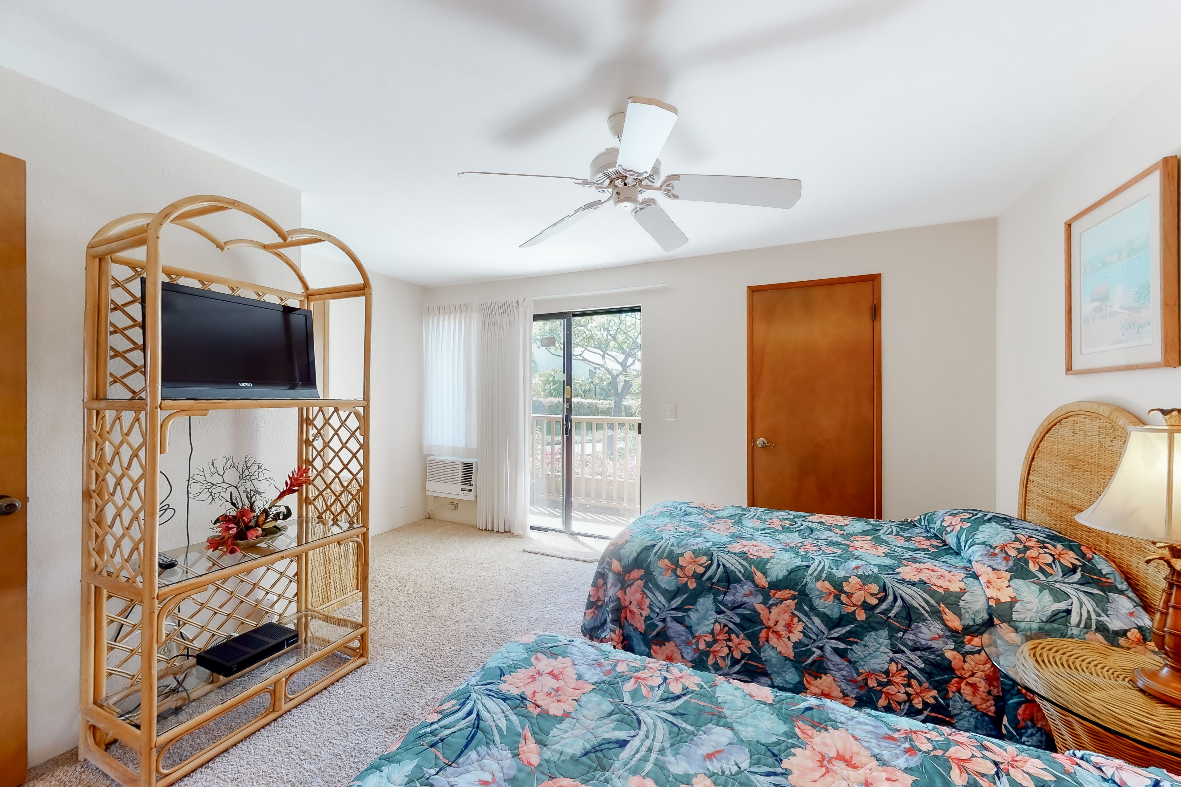 2 bedrooms, iron/ironing board, internet, bed sheets