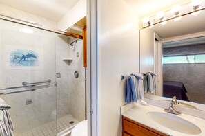 Hair dryer, towels - Sugar Beach Resort Condo w/ Free WiFi, Private W/D-Great Location (Kihei)