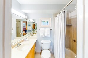 Séchoir à cheveux, serviettes fournies