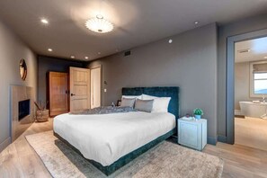 3 chambres, fer et planche à repasser, Wi-Fi, draps fournis