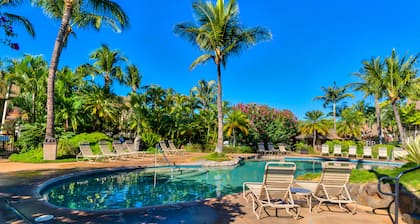 Ground-floor condo steps from pool - hot tub, tennis, beach access
