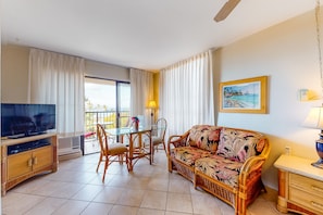TV, DVD player - Kihei Akahi Condo w/ Free WiFi, Private W/D-Waves Await (Kihei)