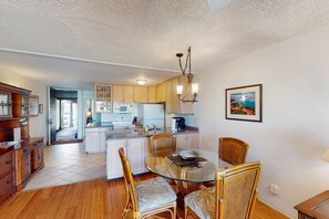 Fridge, microwave, oven, stovetop - Hale Kamaole Condo w/Private Washer/Dryer & Shared Outdoor Pool- Small Dogs OK (Kihei)