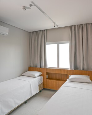 Minibar, blackout drapes, free WiFi, bed sheets