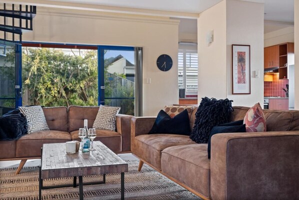 Fernseher, Kamin, Netflix, Streaming-Dienste