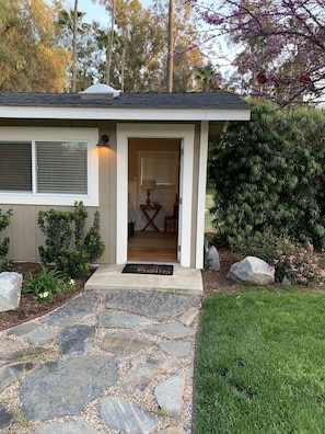 Exterior detail - Cottage studio (Poway)