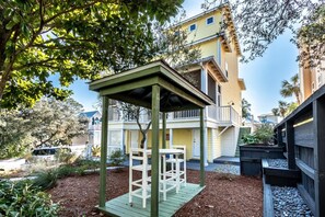 Terrace/patio - Ocean View Luxury ☀️ 5 Min to Gulf | Saltwater Comm Pool | Beach Gear ☀️ Here Comes the Sun (Santa Rosa Beach)