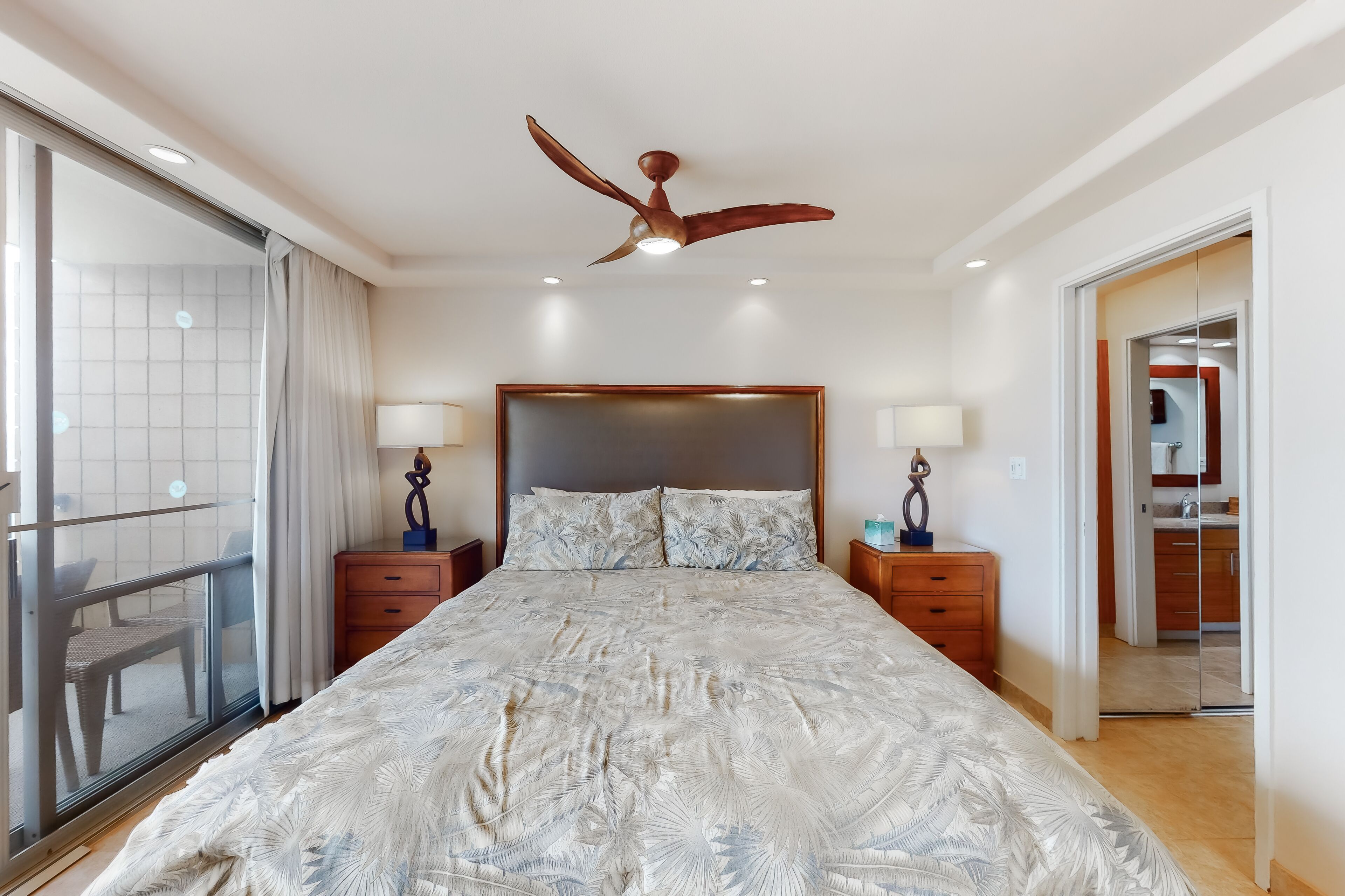 1 bedroom, iron/ironing board, free internet, bed sheets