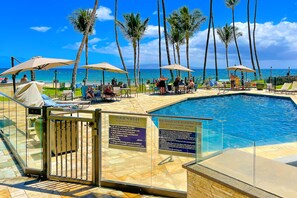 Pool - Mana Kai Maui Resort condo with WiFi & private W/D - surf, bike, golf & swim (Kihei)