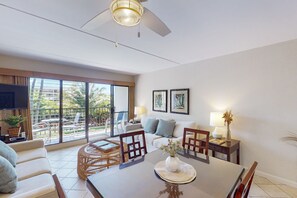 TV, DVD player - Kihei Akahi Condo w/ Shared Pool, A/C-Snorkel, Surf, Swim (Kihei)