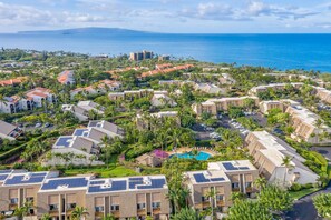 Exterior - Top-floor ocean-view condo with lagoon pool, hot tub & AC - sand & waves await (Kihei)