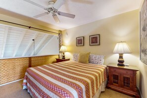 2 bedrooms, iron/ironing board, WiFi, bed sheets - Top-floor ocean-view condo with lagoon pool, hot tub & AC - sand & waves await (Kihei)