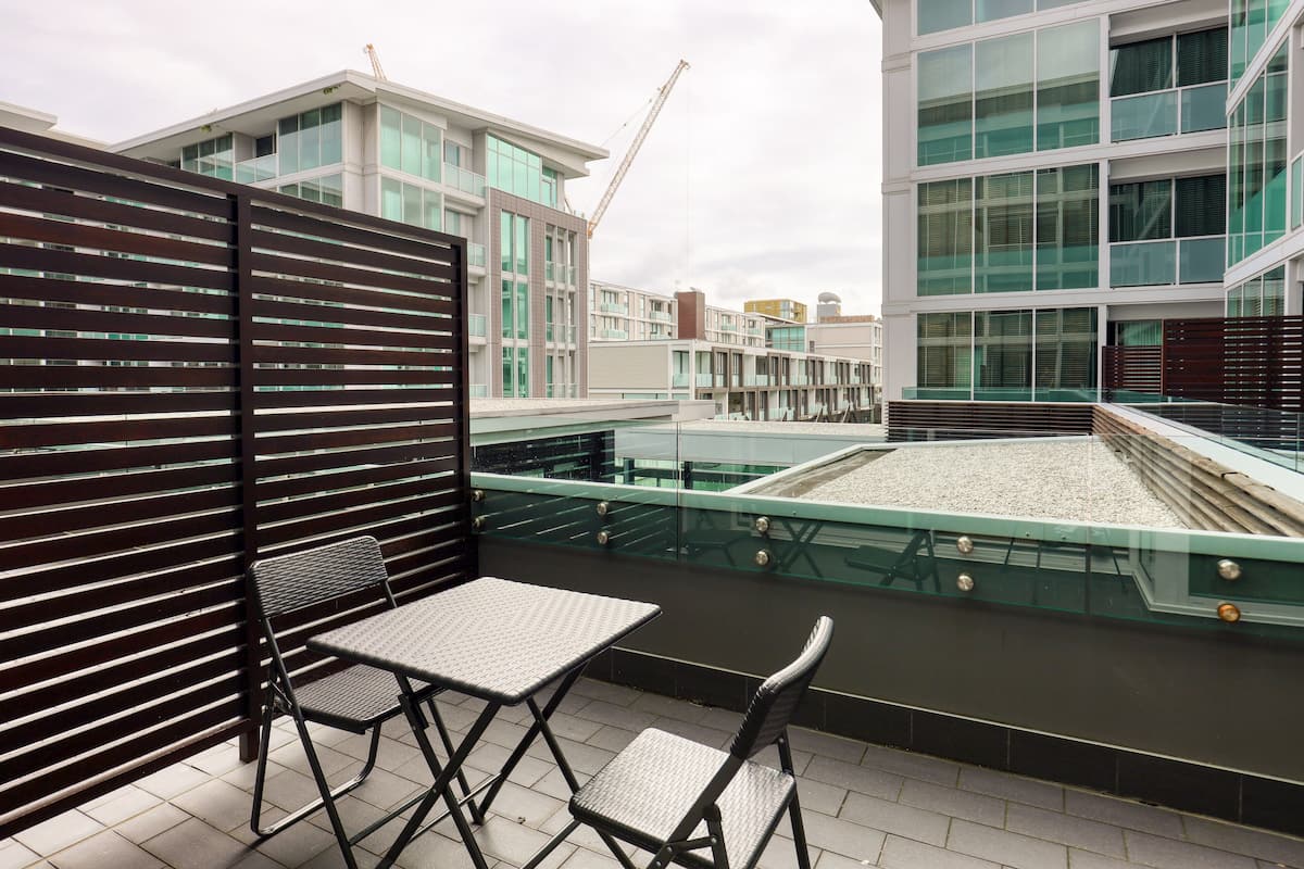 Deluxe-Zimmer, 1 King-Bett, Balkon, Blick auf den Innenhof | Terrasse/Patio