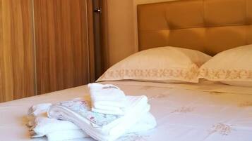 2 slaapkamers, een strijkplank/strijkijzer, wifi, beddengoed