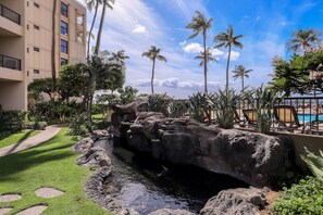 Property grounds - Sugar Beach Resort oceanfront condo with pool, hot tub, sauna, & central AC (Kihei)