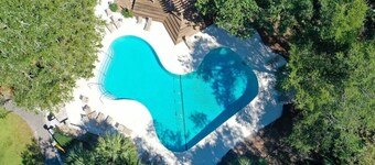 3BR Palmetto Dunes villa in beautiful, tranquil neighborhood-walk/bike to beach!