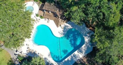 3BR Palmetto Dunes villa in beautiful, tranquil neighborhood-walk/bike to beach!