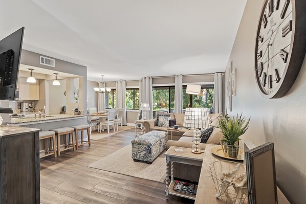 Smart TV, DVD player, books, stereo