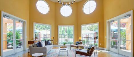 Télévision, chaîne hi-fi