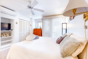 2 bedrooms, iron/ironing board, Internet, bed sheets