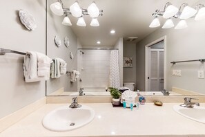 Hårføner og håndklær