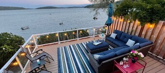 Waterfront home, steps to the beach in protected bay!  Birding, kayaking, swim.