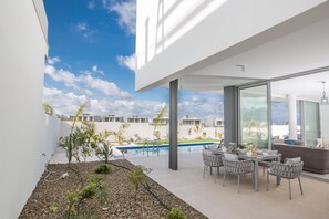 Outdoor dining - Villa Prol26, Stunning 3bdr Protaras Villa with Pool, Close to Fig Tree Bay (Protaras)