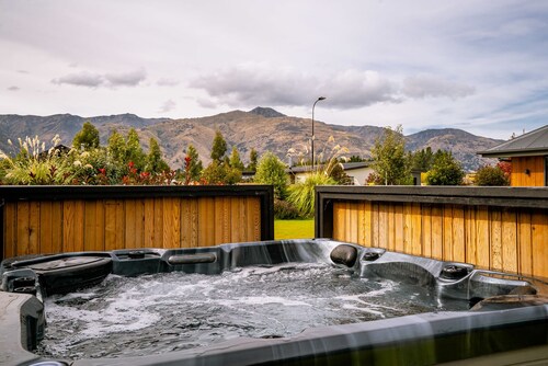 Erskine Place - Lake Hawea Holiday Home