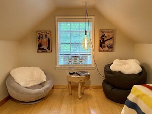 Interior - Eastside Modern Farmhouse in downtown Kalispell (Kalispell)