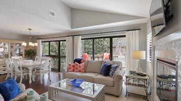 Télévision, cheminée