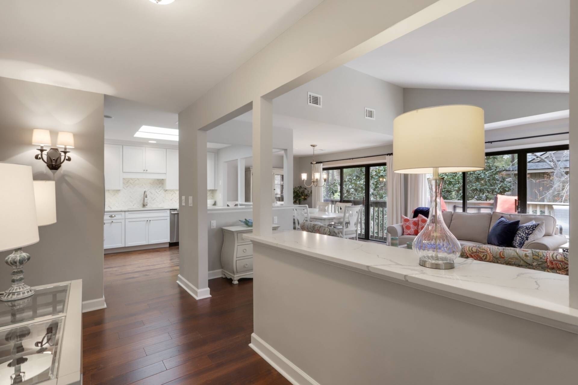 Télévision, cheminée