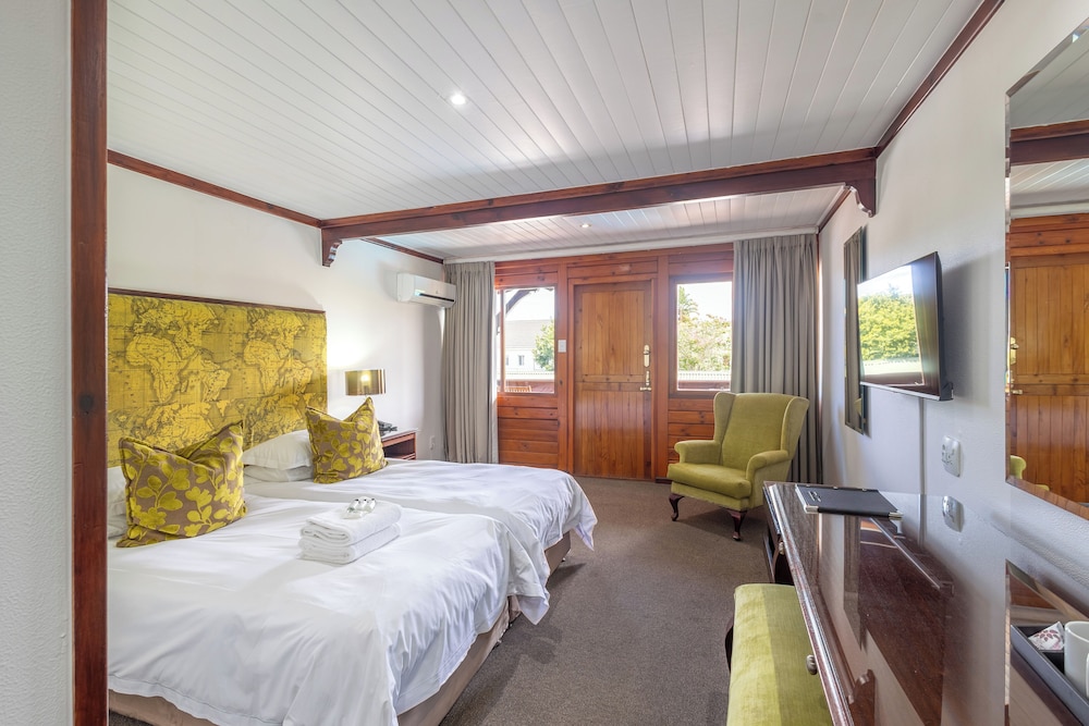 Hotel Knysna Log-Inn by null