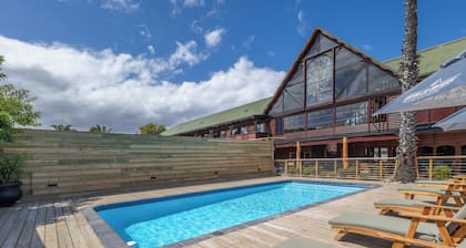 Knysna Log-Inn Hotel