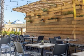 Terrace/patio - Knysna Log-Inn Hotel (Knysna)
